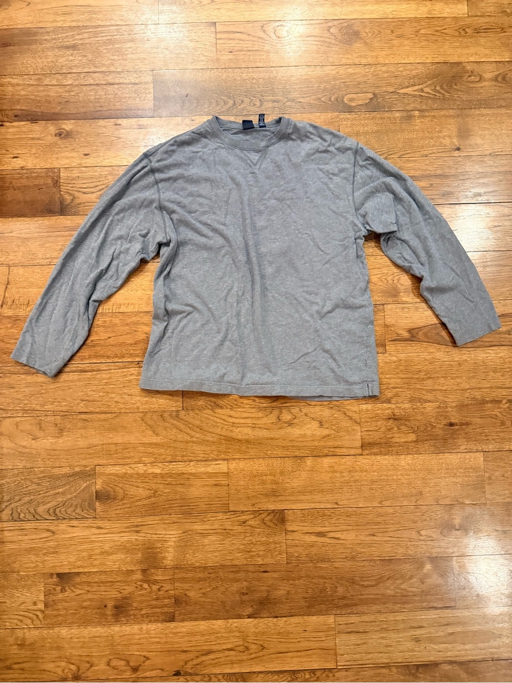 GAP Men's Gray Long-Sleeve Crewneck Shirt